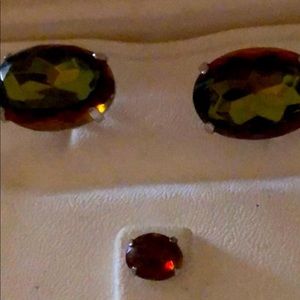 Beautiful vintage dark iridescent cuff links and tie pin.